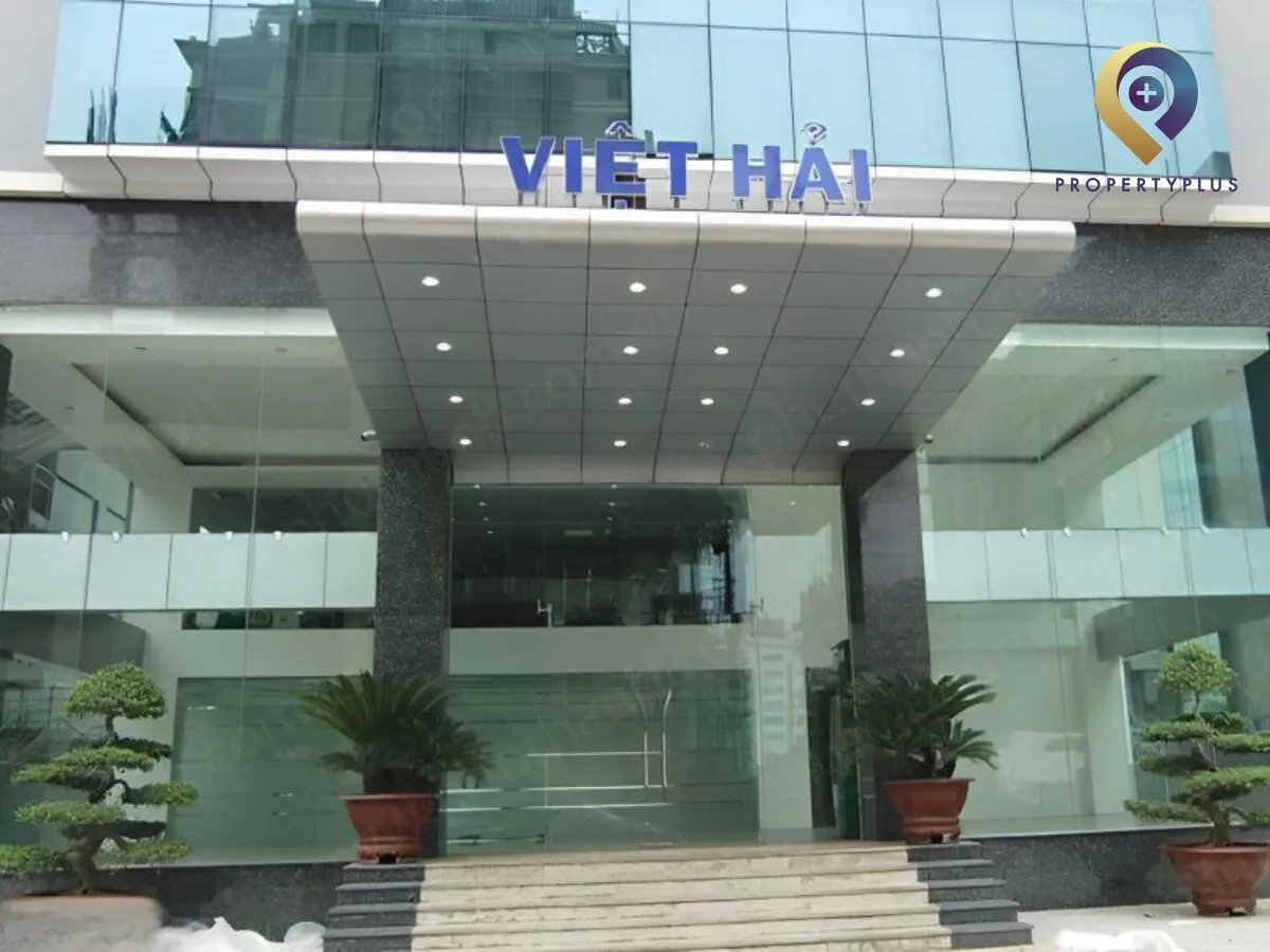 Khu vực sảnh ngoài tòa nhà Việt Hải Building.